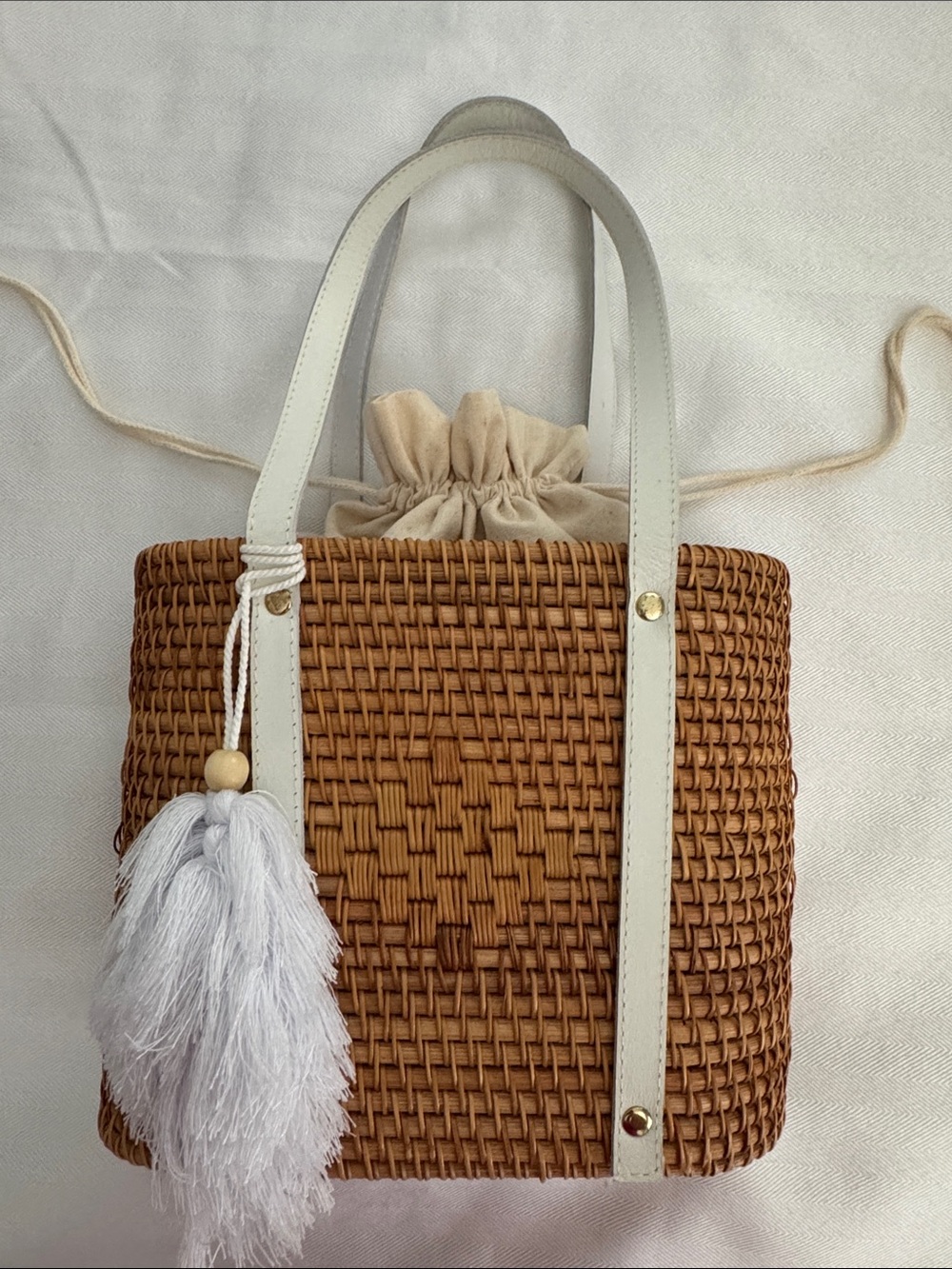 Source Unknown Brown Woven Tote with Cream Handles and Tassel
